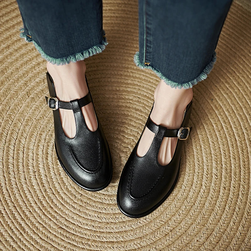 Vionne | Low Heeled Pumps
